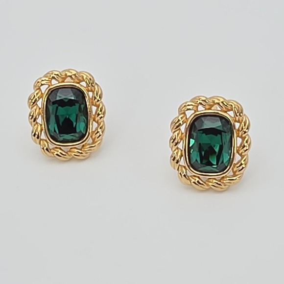 Vintage SWAROVSKI Signed Earrings Green Crystal 18k Yellow Gold Plate Clip-On - Picture 6 of 13